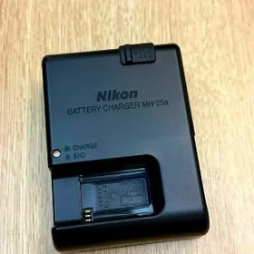 Nikon MH-25a zaryatnik