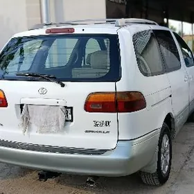 Toyota Sienna 2000