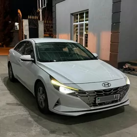 Hyundai Elantra 2022