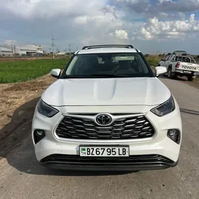 Toyota Highlander 2025