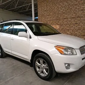 Toyota RAV4 2013