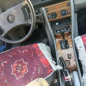 Mercedes-Benz 230E 1990