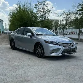 Toyota Camry 2023