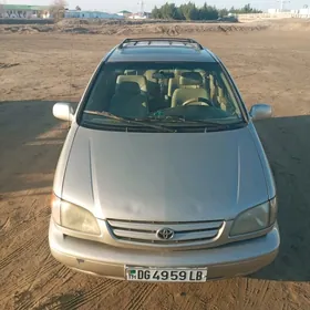Toyota Sienna 2000