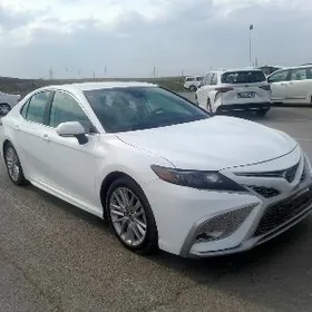 Toyota Camry 2022