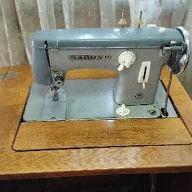 Швейная машинка.