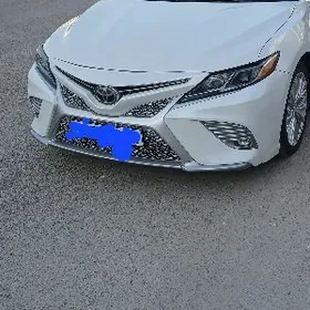 Toyota Camry 2018