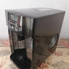 Buz çykarýan aparat/Лед морози