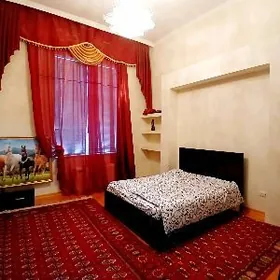 Mir 7/2  2 komnat srocna