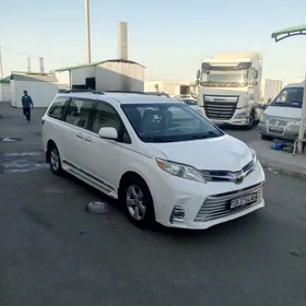 Toyota Sienna 2017