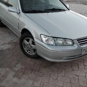Toyota Camry 2000
