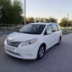 Toyota Sienna 2011