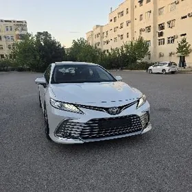 Toyota Camry 2024