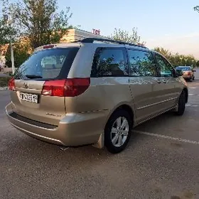 Toyota Sienna 2005