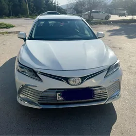 Toyota Camry Hybrid 2022