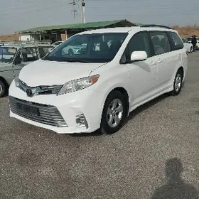 Toyota Sienna 2018