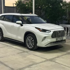 Toyota Highlander 2021