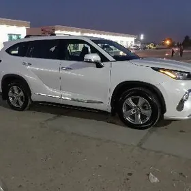 Toyota Highlander 2020