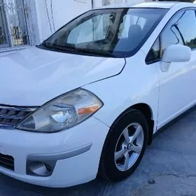Nissan Versa 2008
