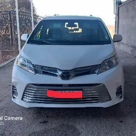 Toyota Sienna 2020