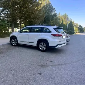 Toyota Highlander 2016