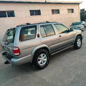 Nissan Pathfinder 2002