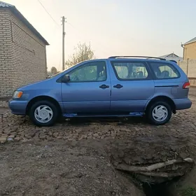 Toyota Sienna 2002