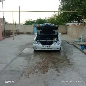 Mercedes-Benz E320 2000