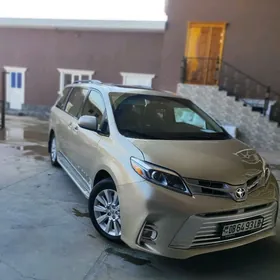 Toyota Sienna 2016