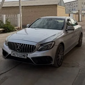 Mercedes-Benz C300 2015