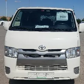 Toyota Hiace 2021