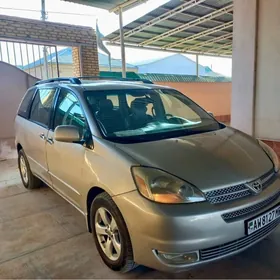 Toyota Sienna 2004