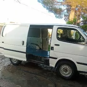Toyota Hiace 1995