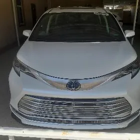 Toyota Sienna 2022