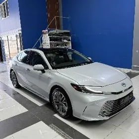 Toyota Camry 2025