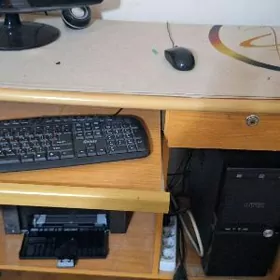 стол для компютера