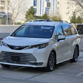 Toyota Sienna 2021