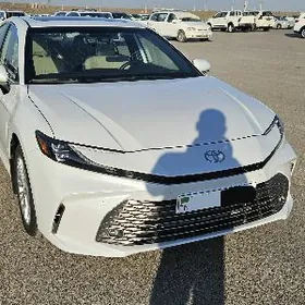 Toyota Camry 2025