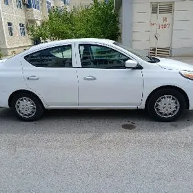 Nissan Versa 2019