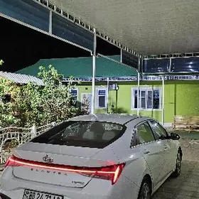 Hyundai Elantra 2021