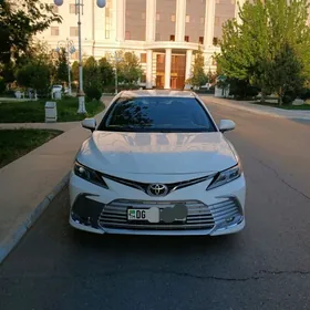 Toyota Camry 2018