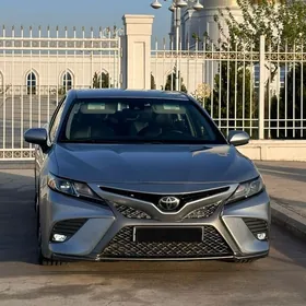 Toyota Camry 2018
