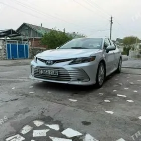 Toyota Camry 2021