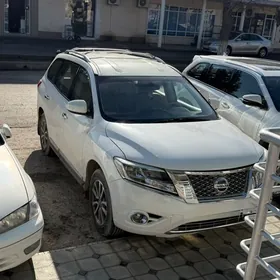 Nissan Pathfinder 2014