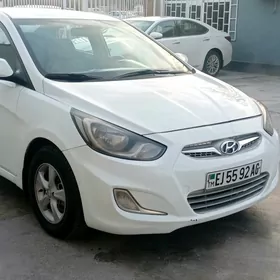 Hyundai Accent 2011