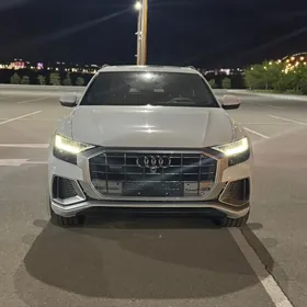 Audi Q8 2021