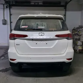 Toyota Fortuner 2022