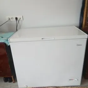 Morozinnik 200 lit Midea