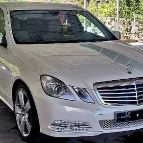 Mercedes-Benz E350 2011