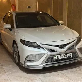 Toyota Camry 2021